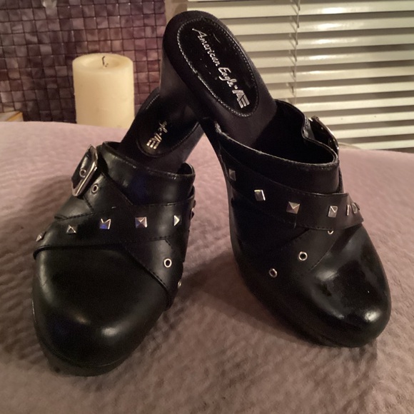 EUC America Eagle Black Womens Clogs. Studded, Chunky Heel Size: 8 - Picture 7 of 12